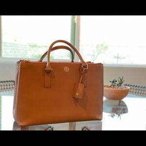 Tory Burch Robinson Double Zip Tote Luggage
